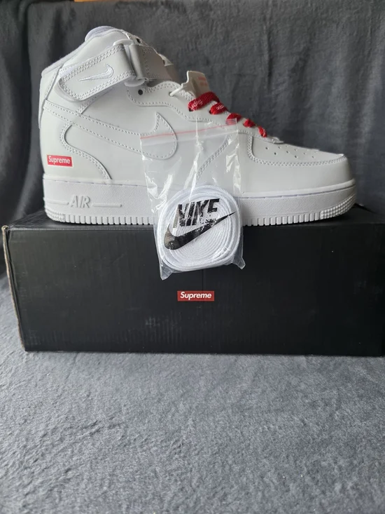 Nike White Air Force 1 High with Red Supreme Laces - Picture 4 of 16